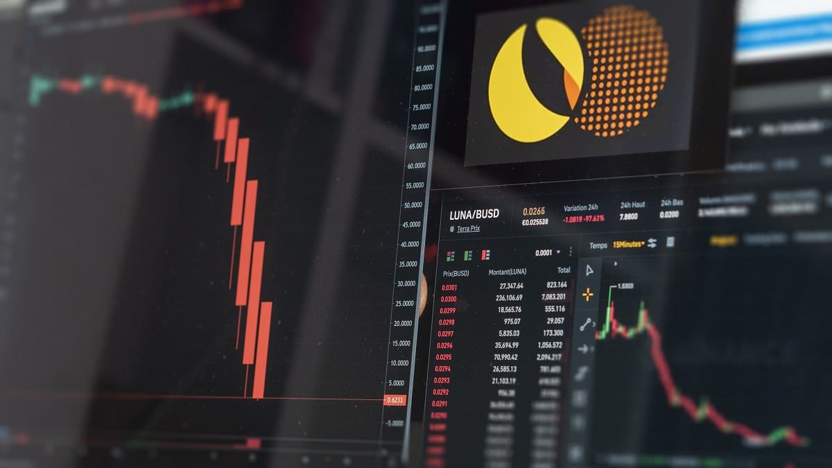 Buyers Lose A Strong Support Level To Bears As LUNC Loses 14% In Value